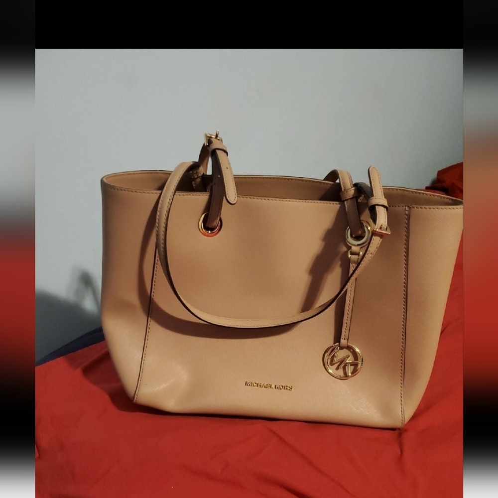 Michael Kors Acorn Leather Shoulder bag color blush EUC - Picture 1 of 4